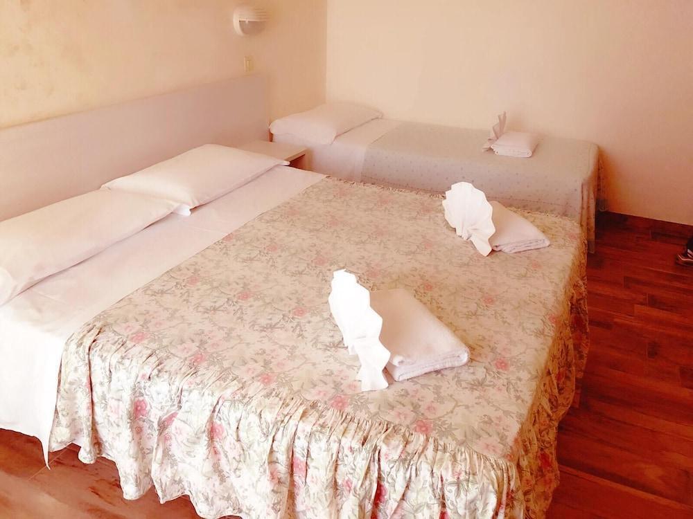 Hotel Brenta Viserbella di Rimini エクステリア 写真