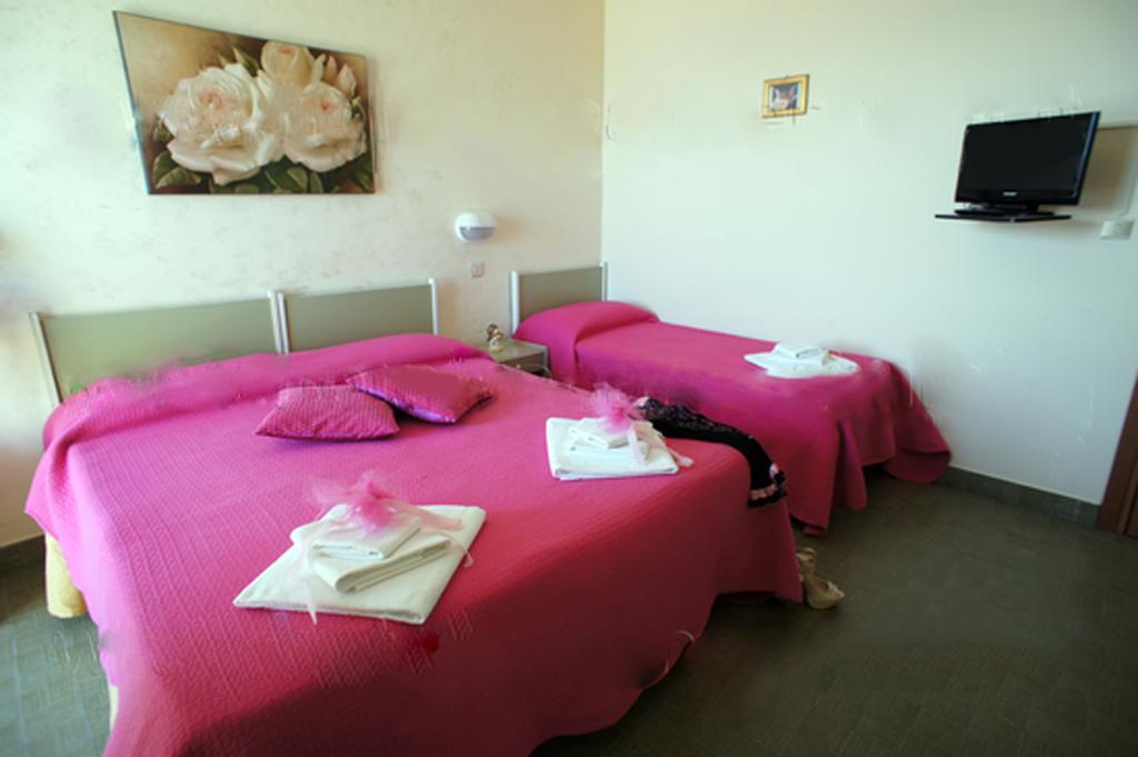 Hotel Brenta Viserbella di Rimini エクステリア 写真