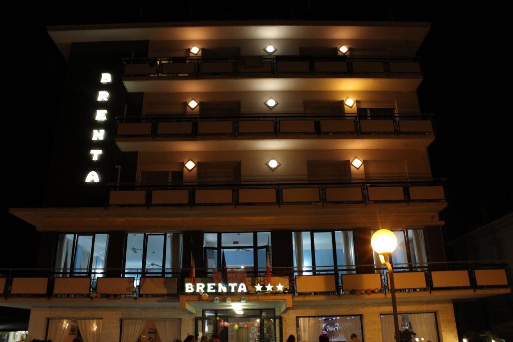 Hotel Brenta Viserbella di Rimini エクステリア 写真