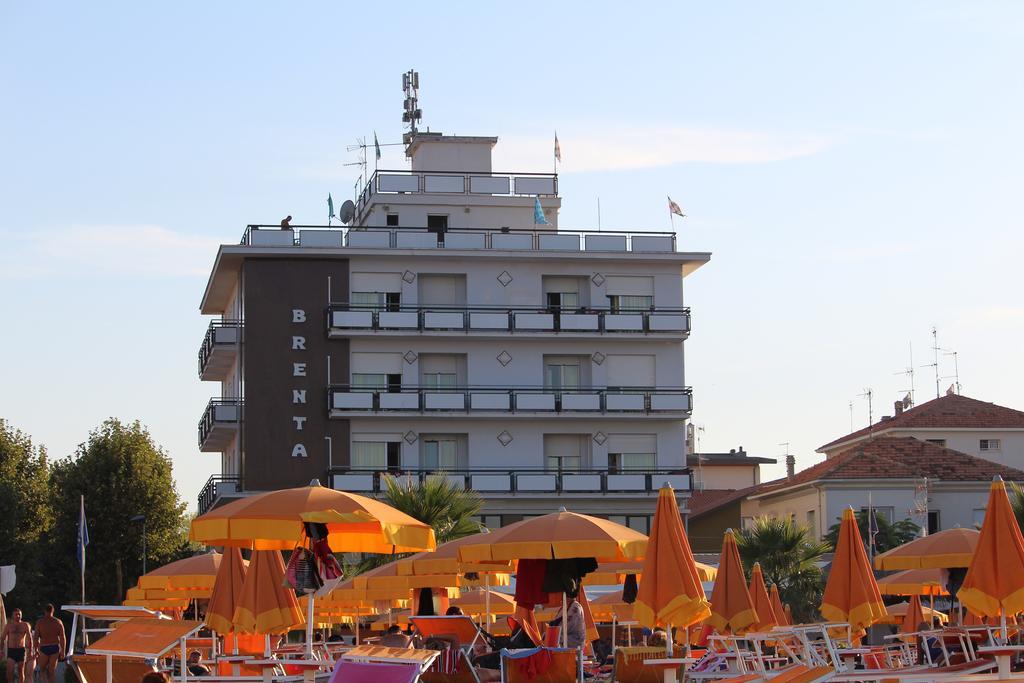 Hotel Brenta Viserbella di Rimini エクステリア 写真