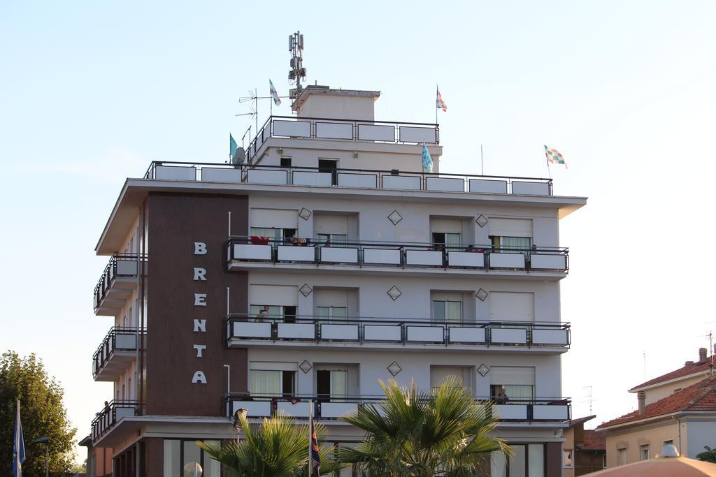 Hotel Brenta Viserbella di Rimini エクステリア 写真