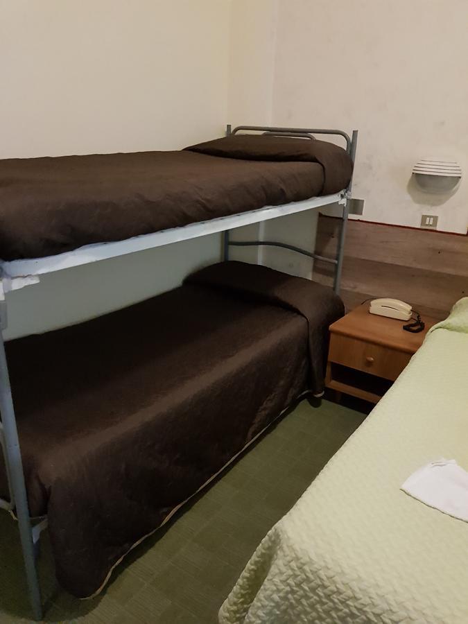Hotel Brenta Viserbella di Rimini エクステリア 写真