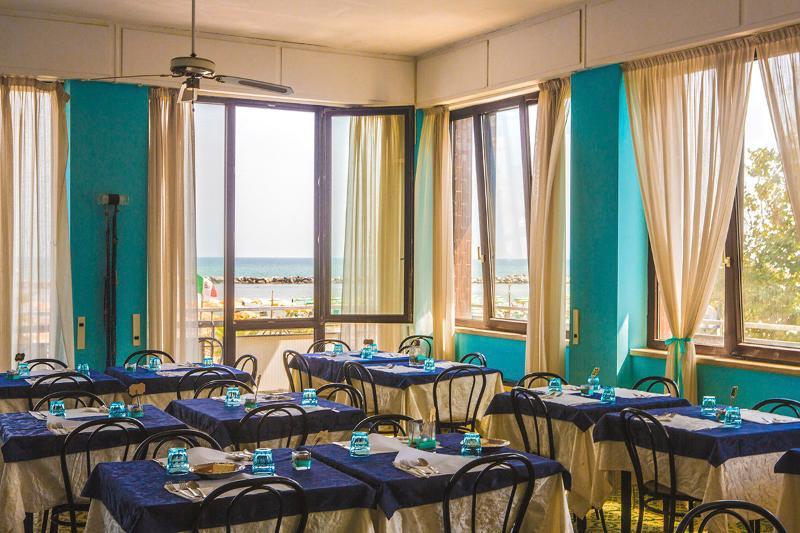 Hotel Brenta Viserbella di Rimini エクステリア 写真