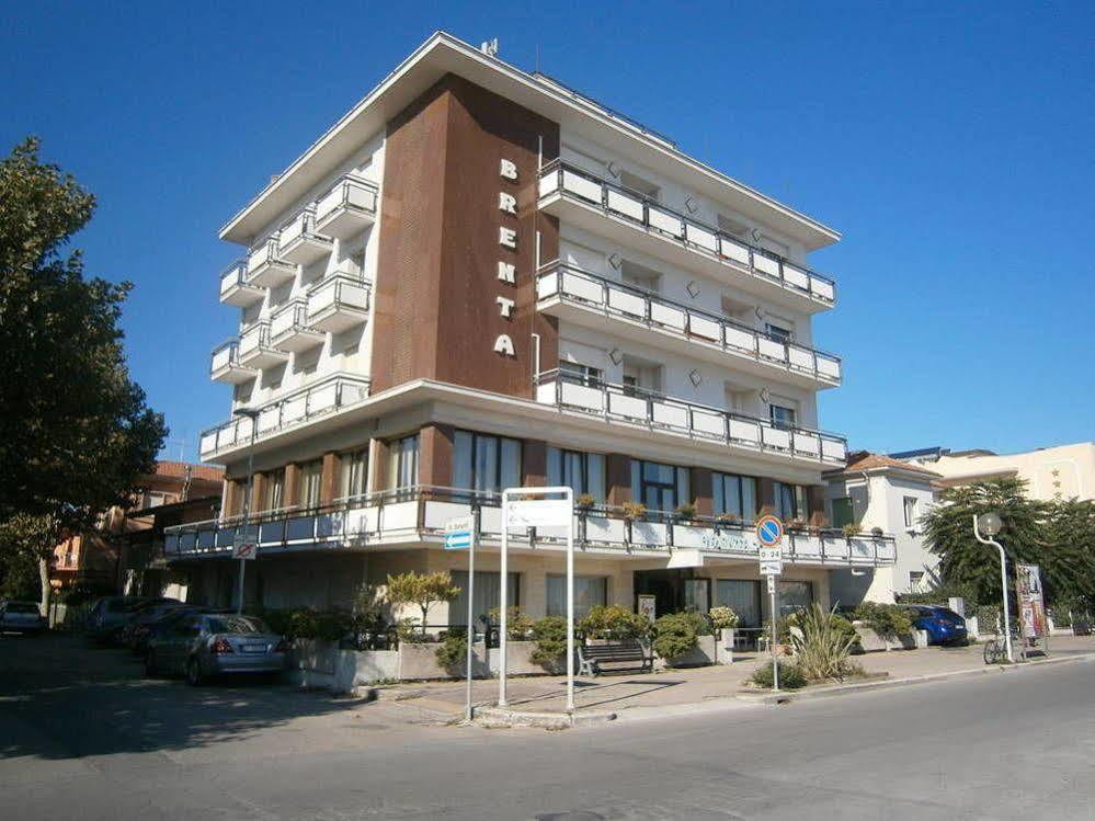 Hotel Brenta Viserbella di Rimini エクステリア 写真