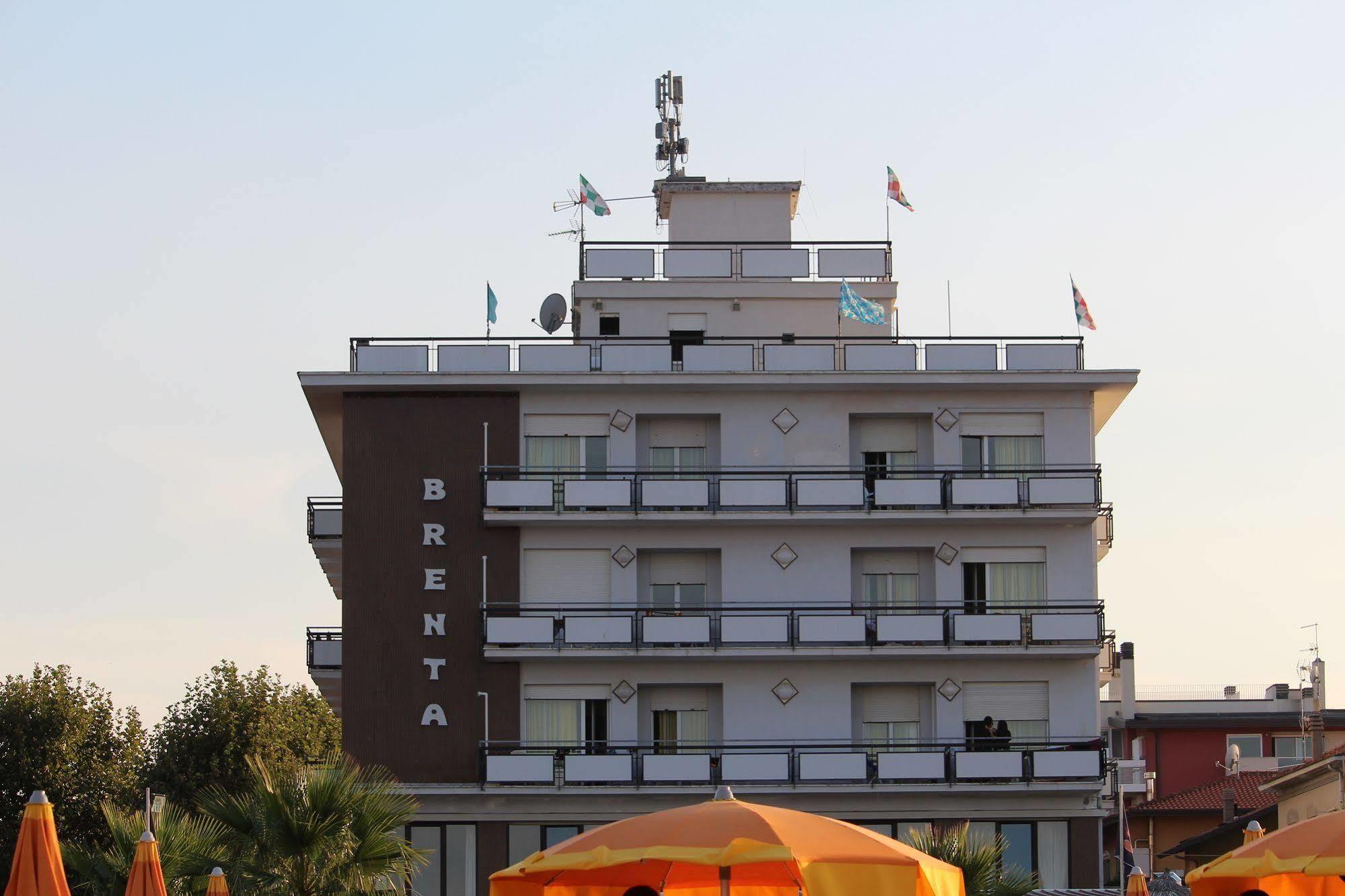 Hotel Brenta Viserbella di Rimini エクステリア 写真