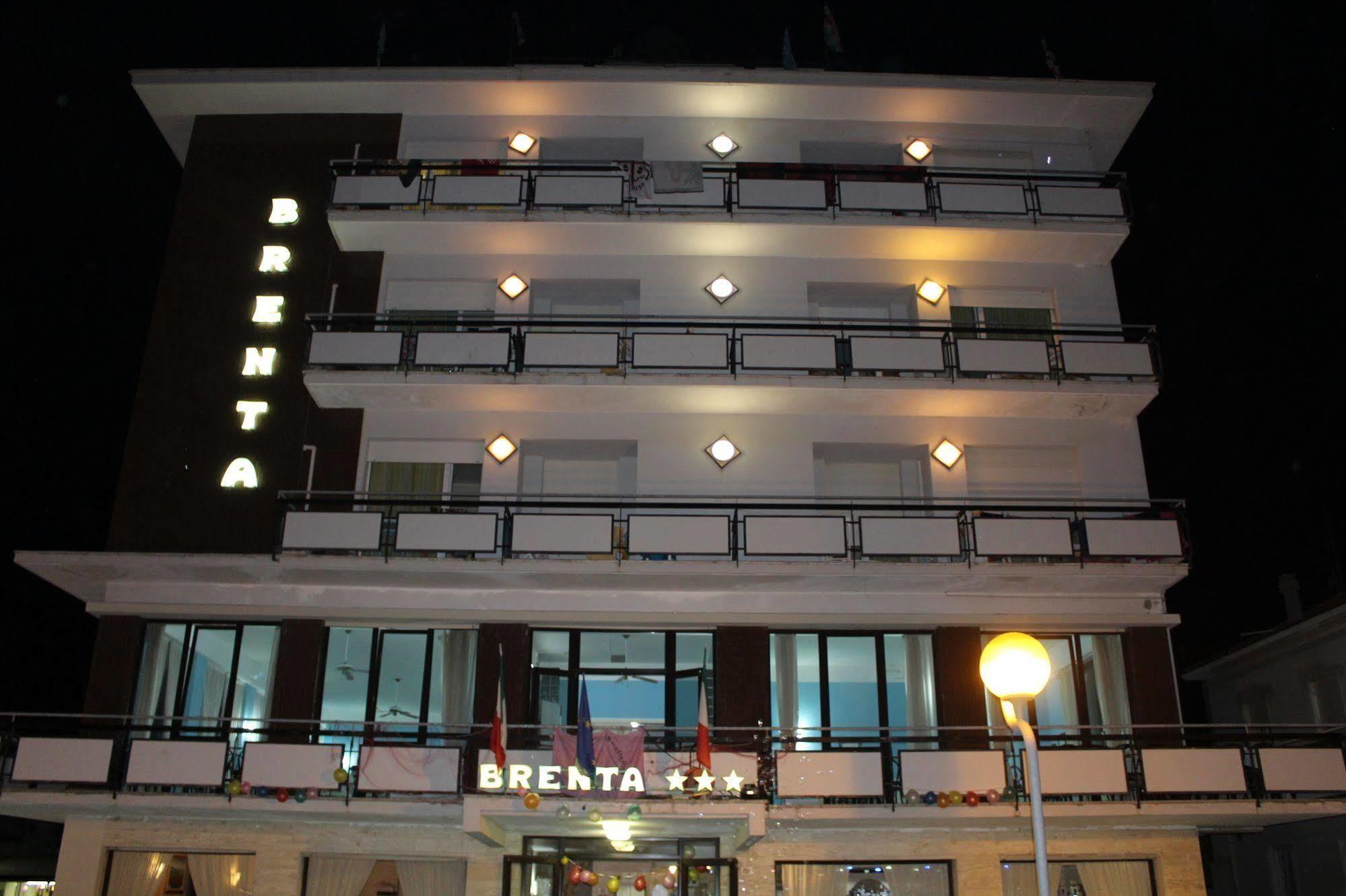 Hotel Brenta Viserbella di Rimini エクステリア 写真