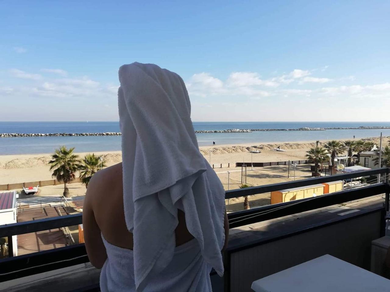 Hotel Brenta Viserbella di Rimini エクステリア 写真